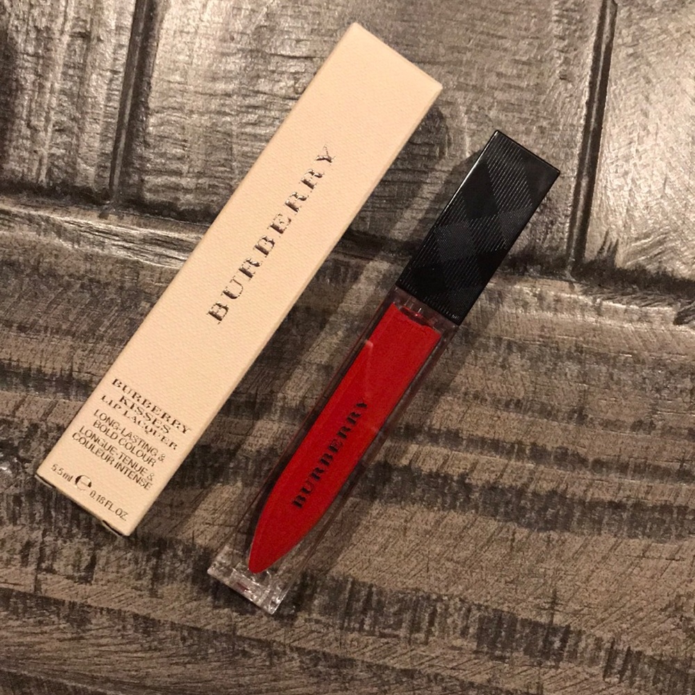 Burberry Kisses Lip Lacquer in Military Red No. 41